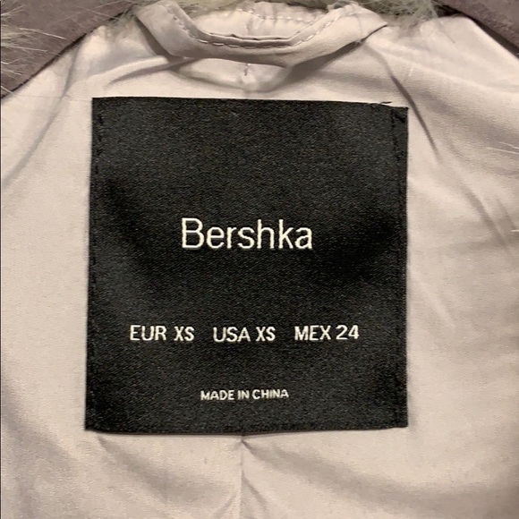 NWOT Bershka Grey Faux Fur Vest - Picture 3 of 3